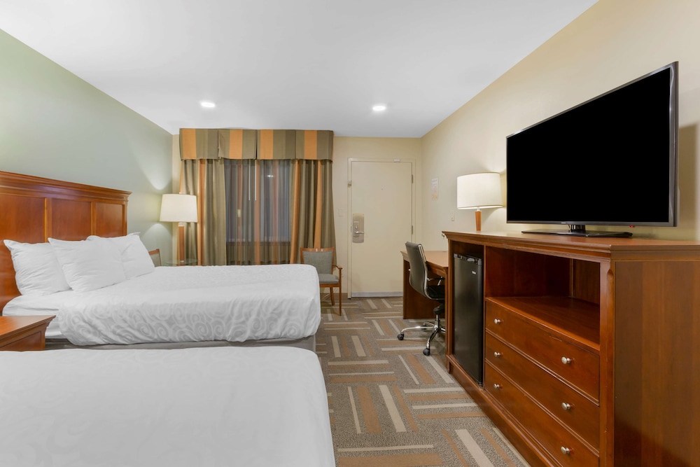 Best Western Plus Clocktower Inn 19/25
