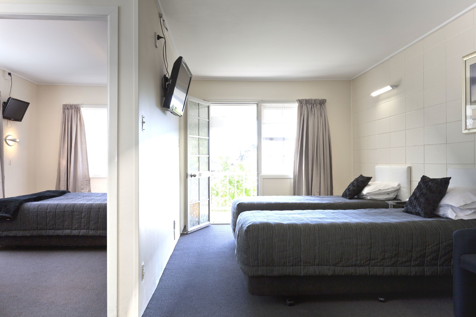 2 BEDROOMS, APARTMENT