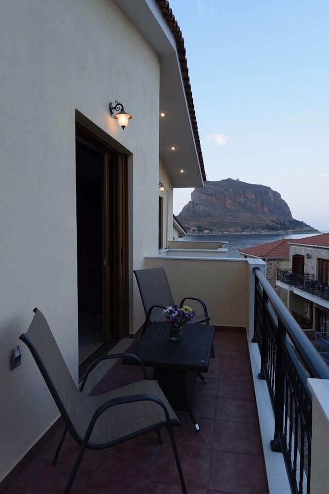 Cyrenia Guesthouse 4/32