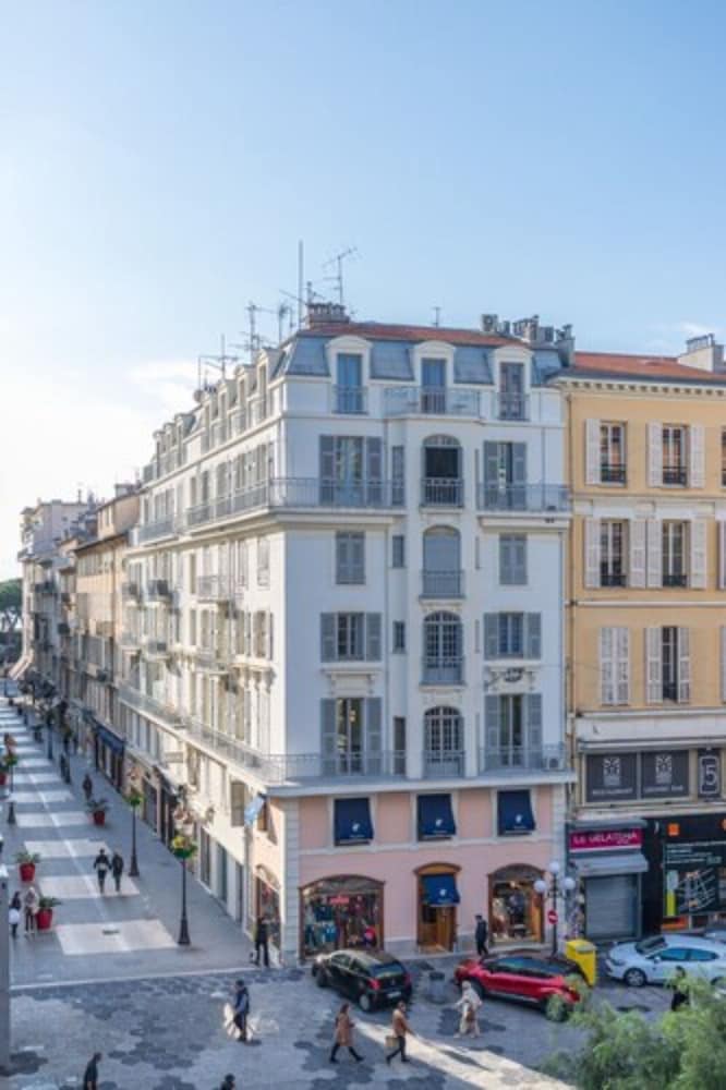 Le Dortoir Multi Storey Luxury Suites 1/50