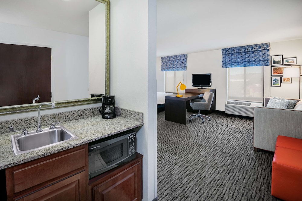 Hampton Inn Suites San Marcos 30/44