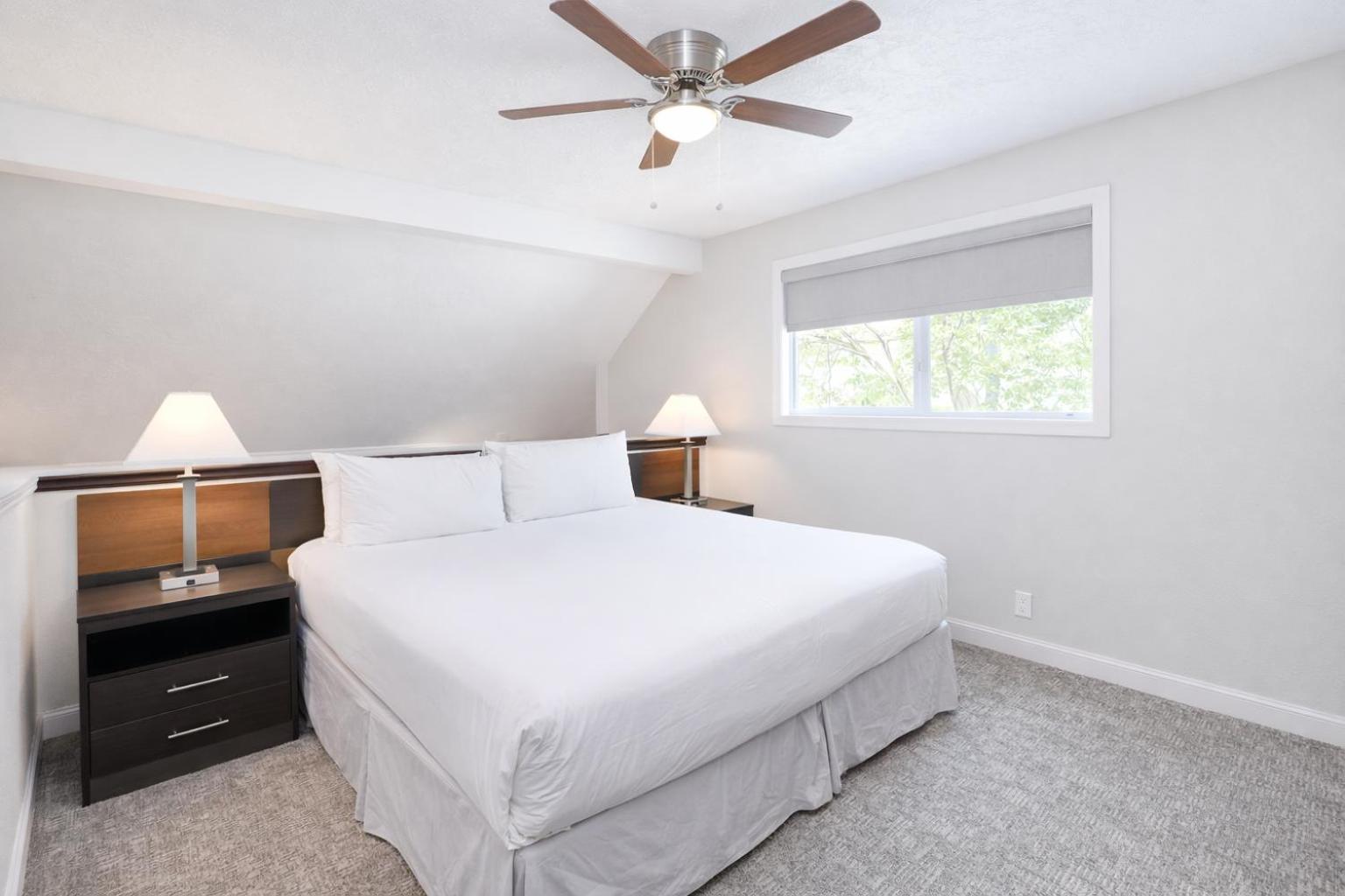 Executive, Suite