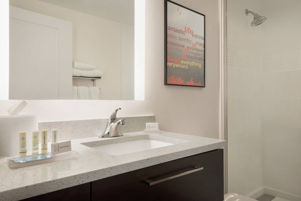 TownePlace Suites by Marriott Dubuque Downtown 8/40