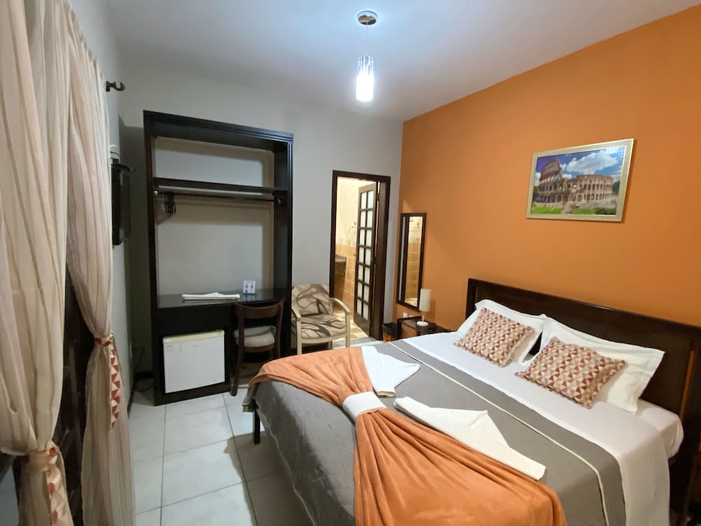 Deluxe, Balcony