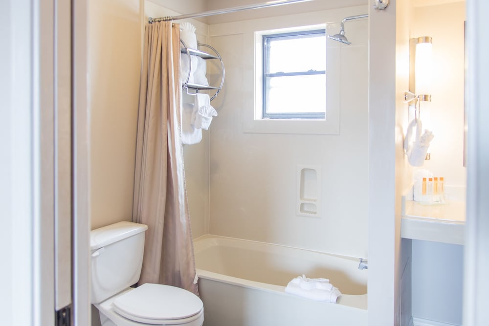 Vineyard Court Designer Suites Hotel 56/56