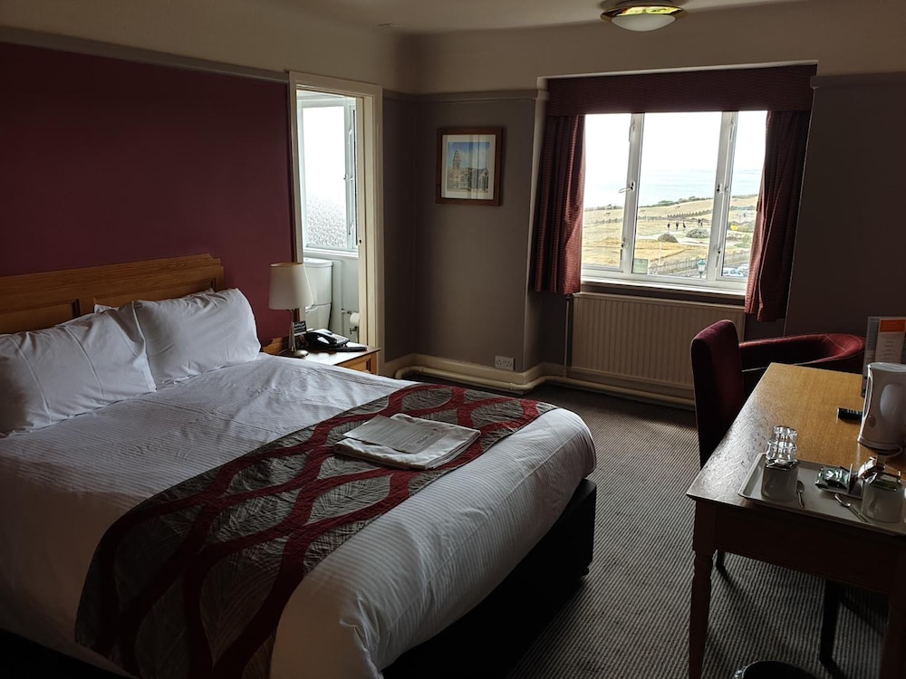 Commodore Hotel 18/61