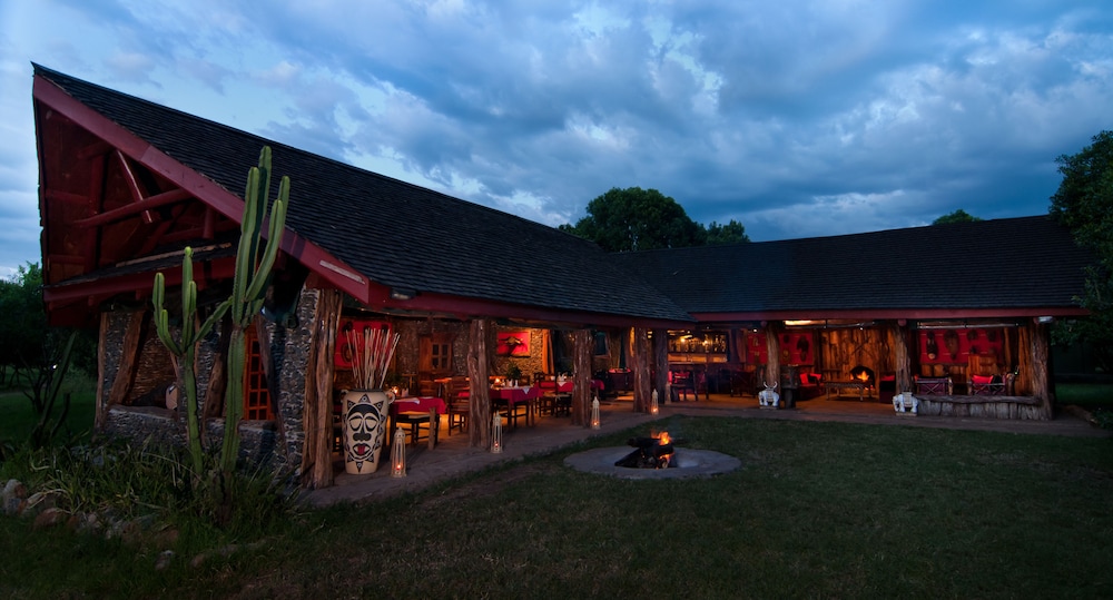 ROYAL MARA SAFARI LODGE 3/33