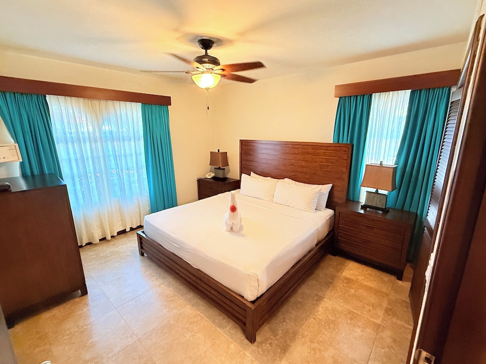 1 BEDROOM, VILLA, BEACH FRONT