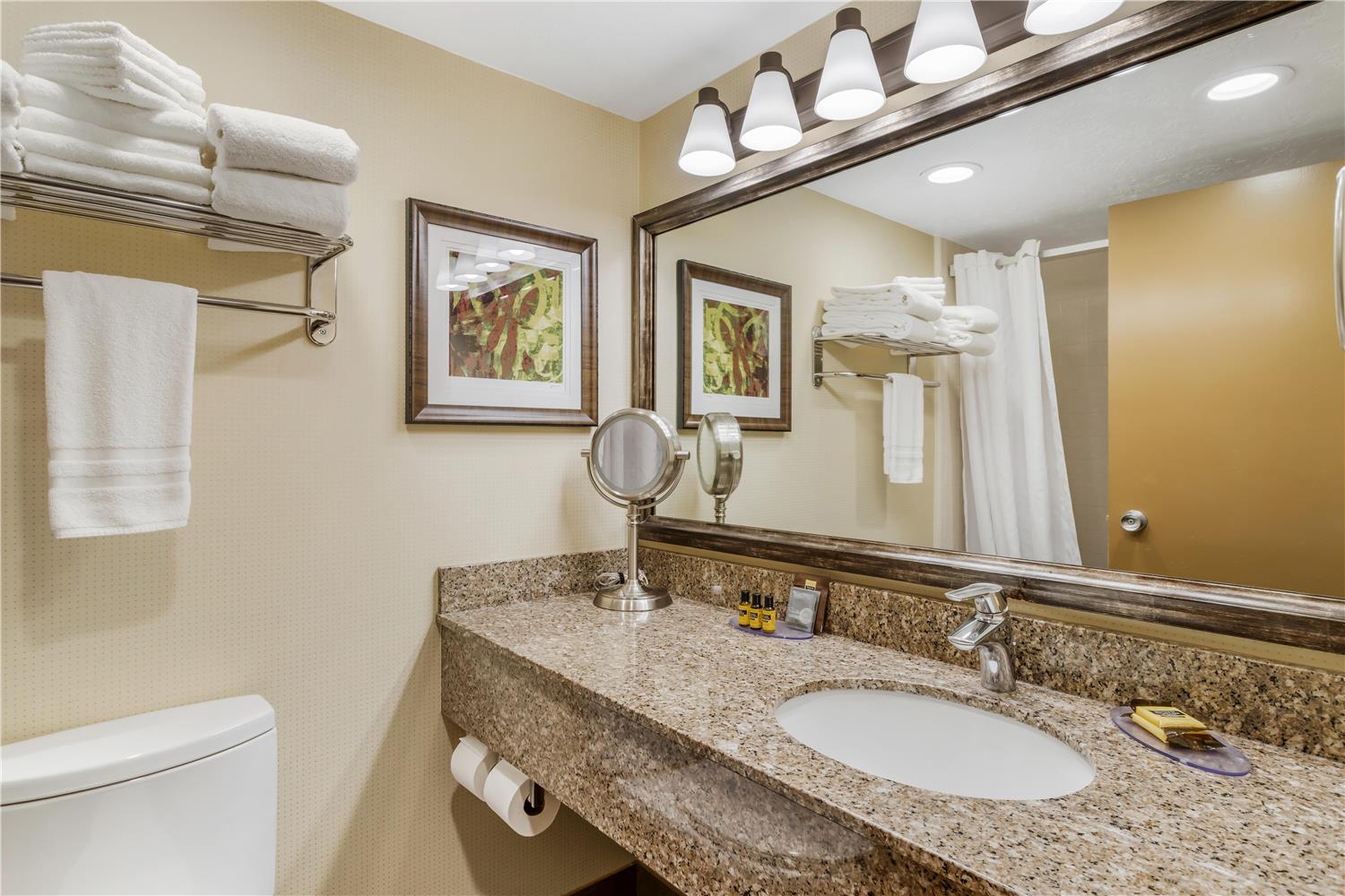 غرفة بسريرين كوين، Best Western Plus Cedar City 4/4