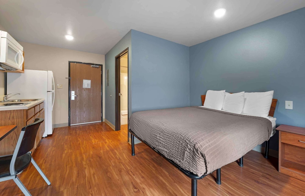 Extended Stay America Select Suites - Cincinnati - Florence - Airport 16/35