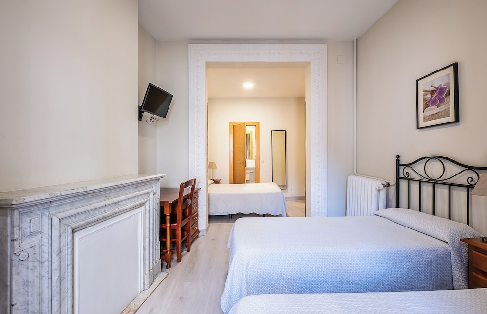Hostal El Pilar 22/68