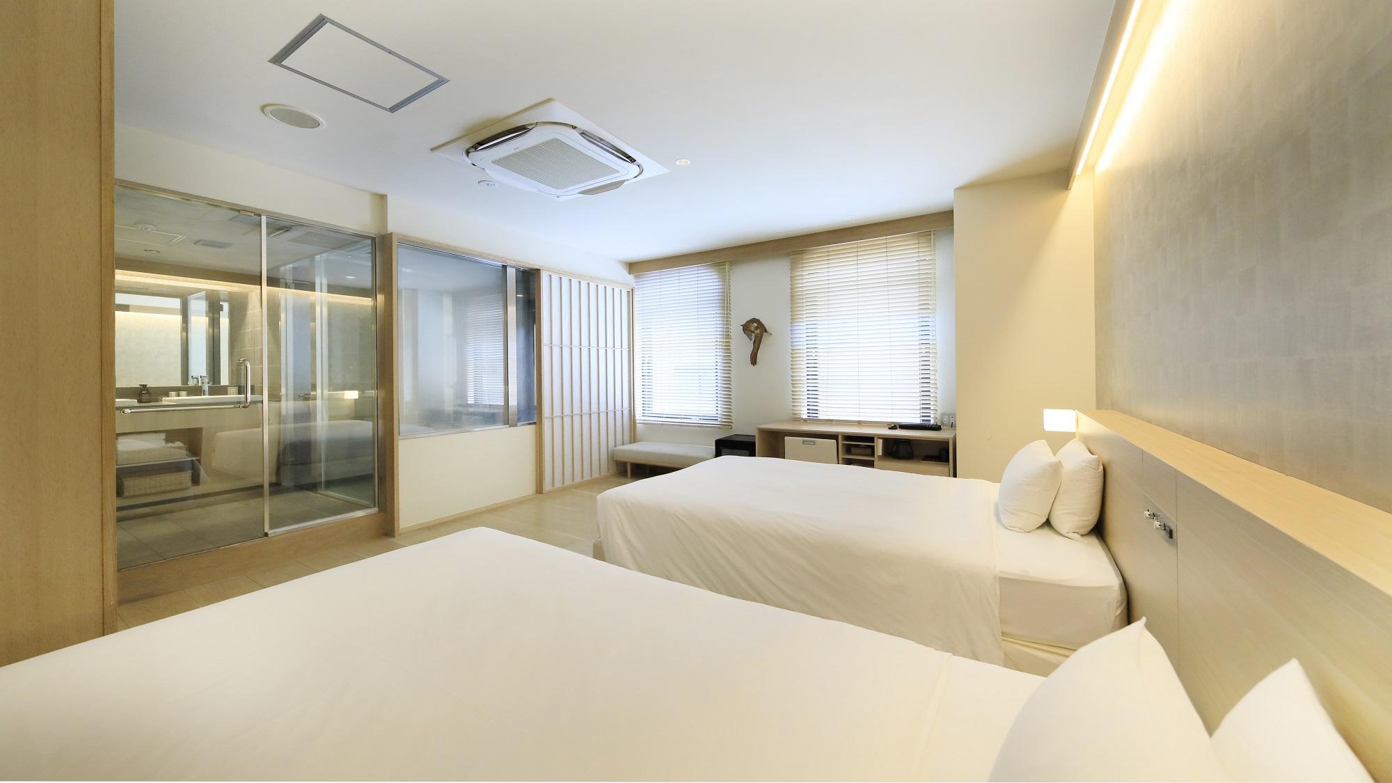 Premier, Twin Beds, Semi Outdoor Bath