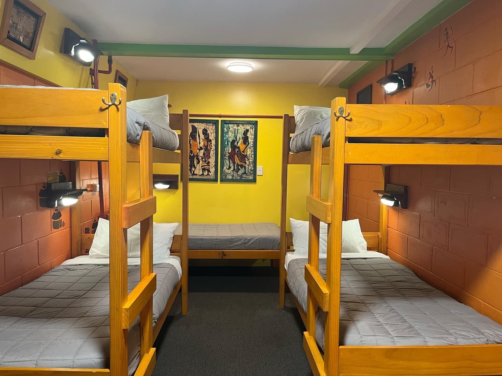 Private, 6 Beds