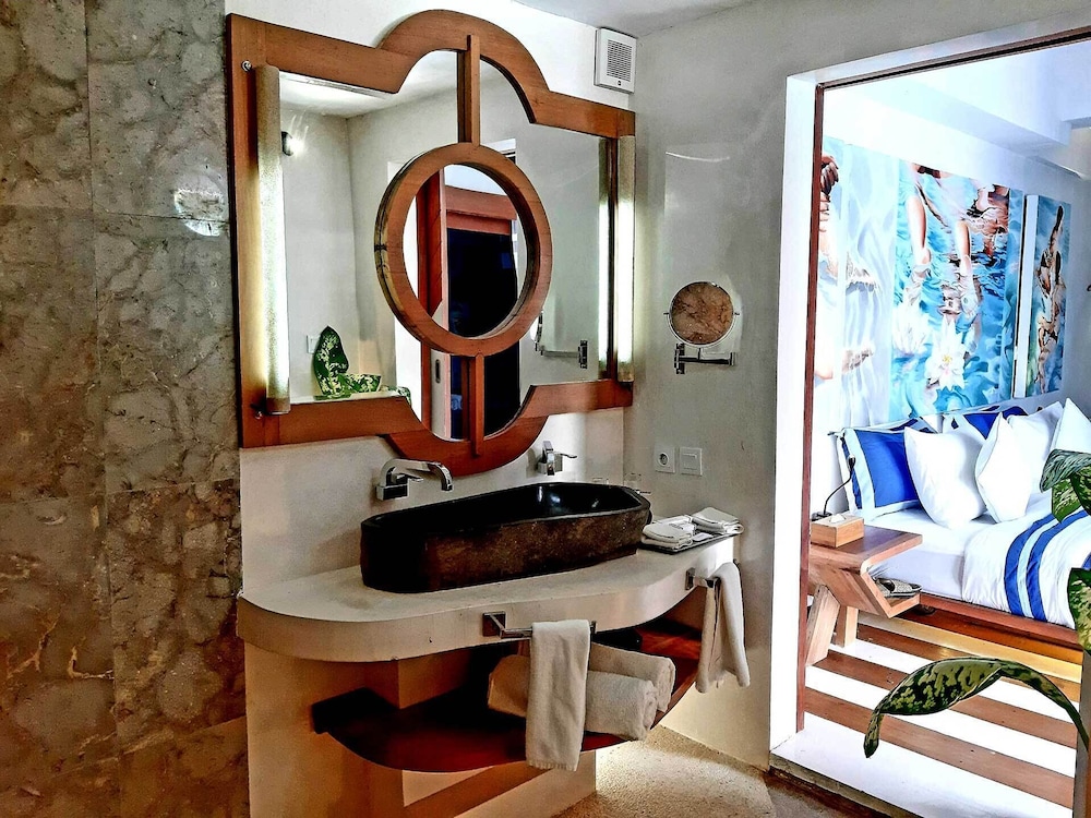 2 BEDROOMS, VILLA, PRIVATE POOL