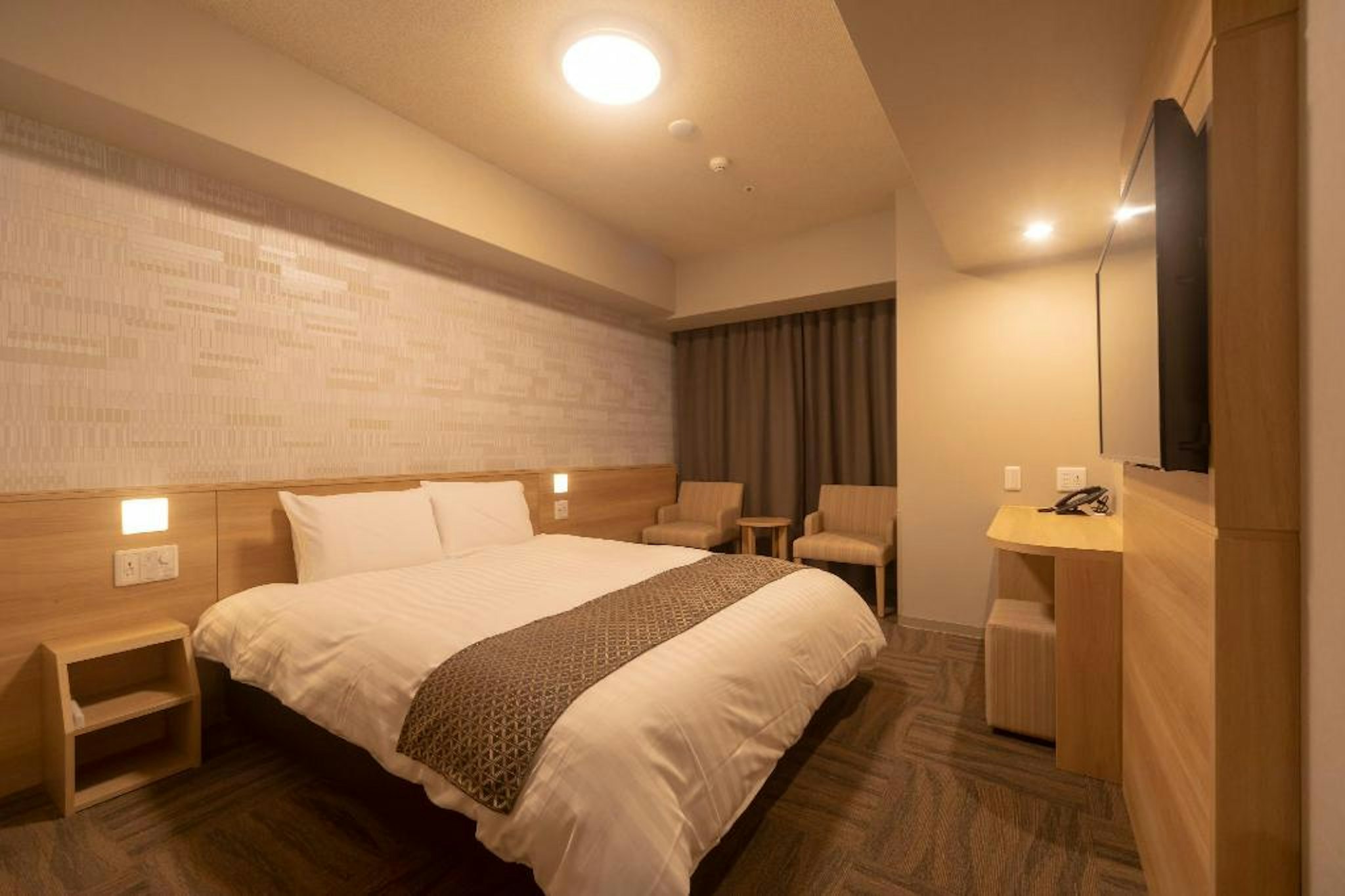 Deluxe, Queen Bed