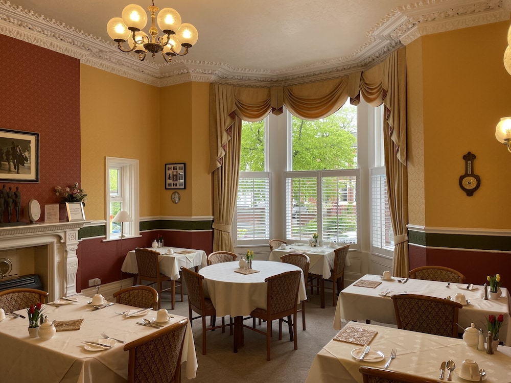 Bowden Lodge Hotel 37/50