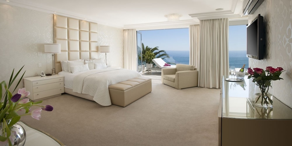The Clarendon - Bantry Bay 12/50