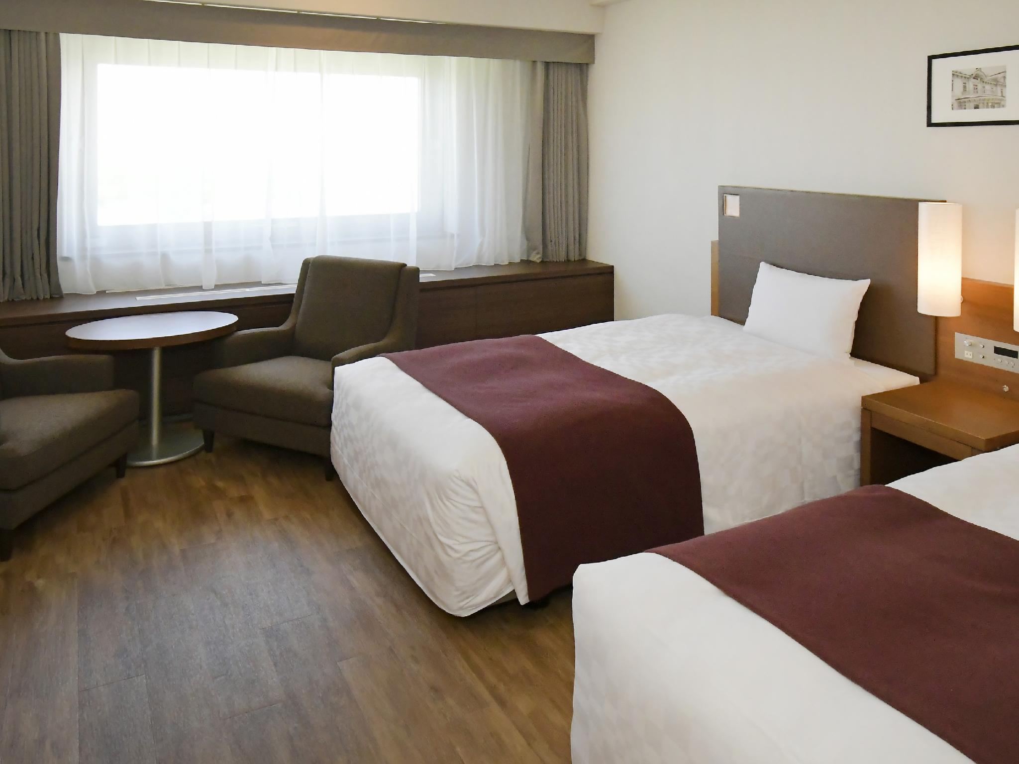Excellence, Twin Beds