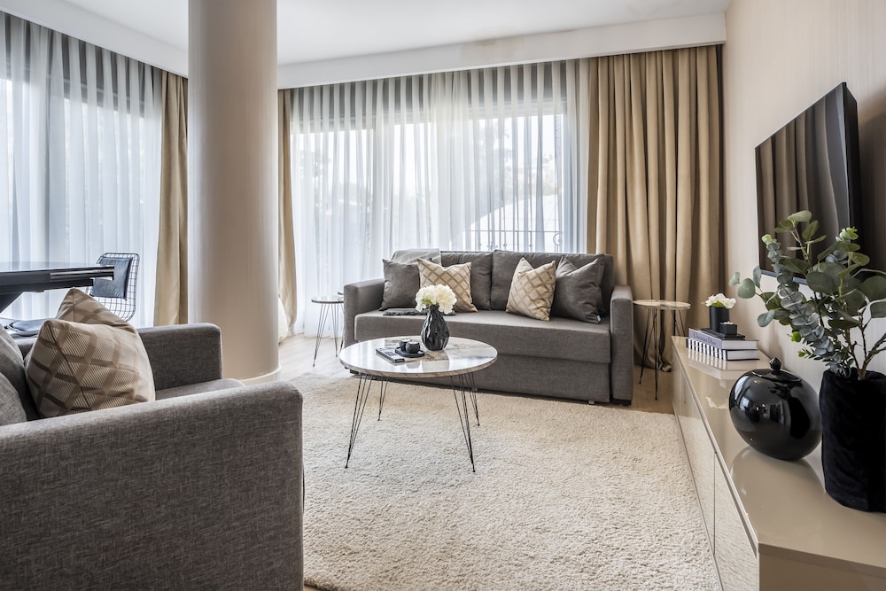 Ciragan Bosphorus Apartments 35/61