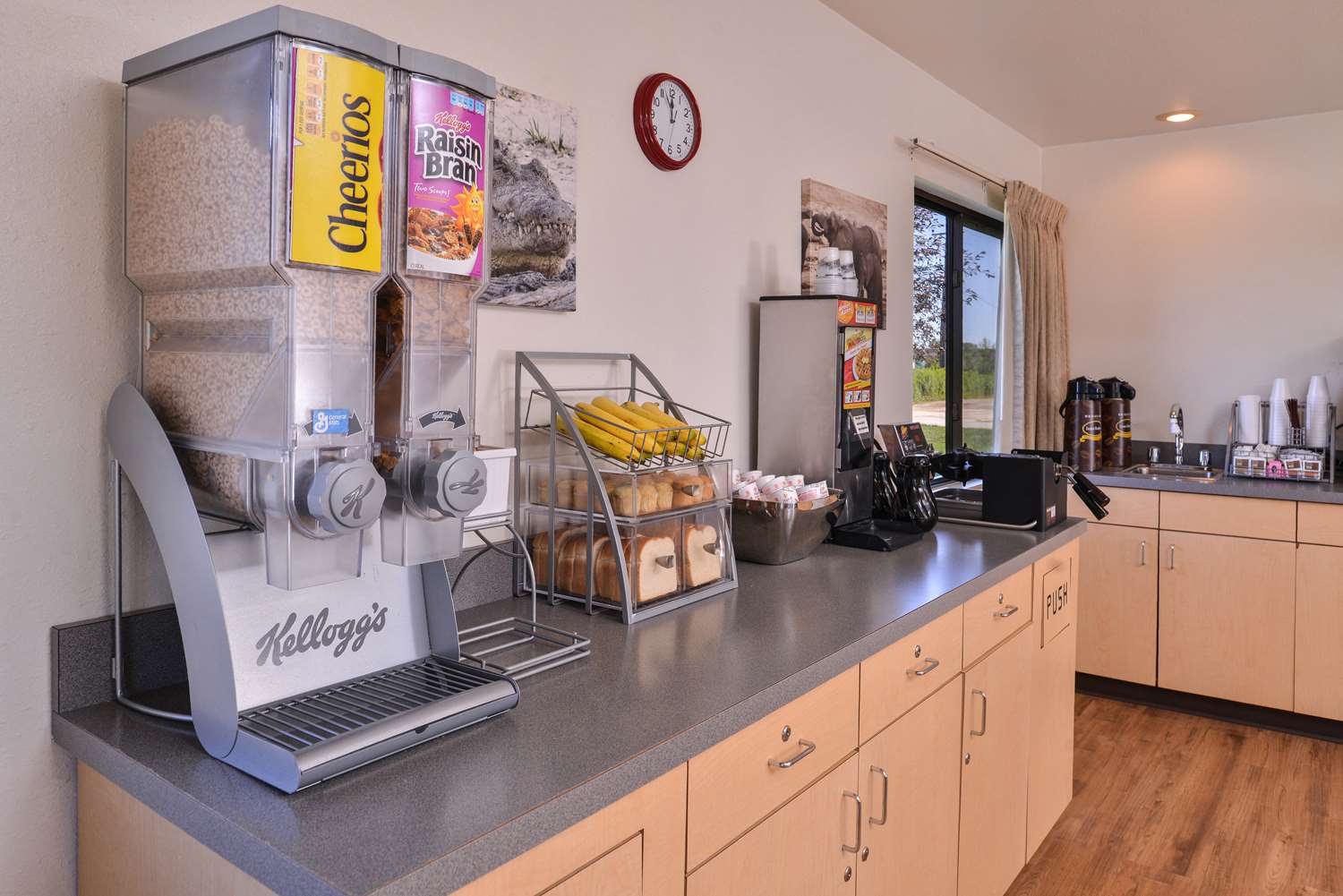 Americas Best Value Inn Missouri Valley 13/28
