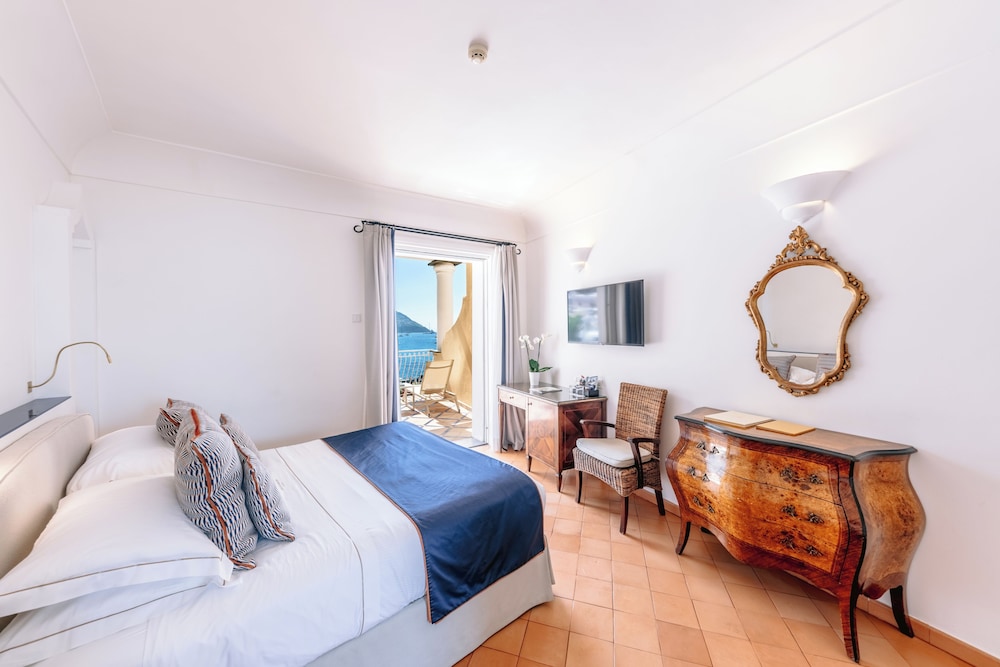 PREMIUM, DOUBLE BED, SEA VIEW, BALCONY