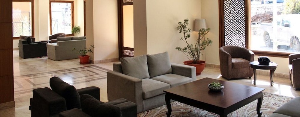 GAKYIL HOTEL 16/32