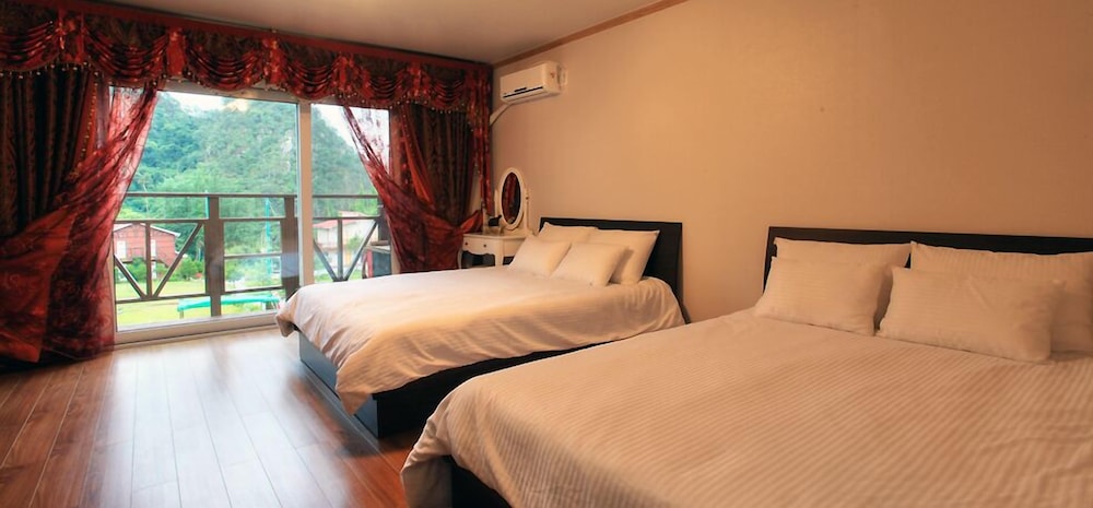 غرفة قياسية بسريرين كوين، Heidi Pension G House 9/10