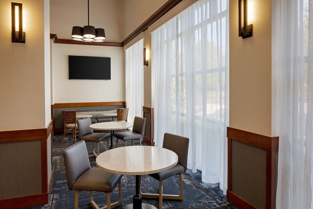 Hyatt Place Princeton 57/62