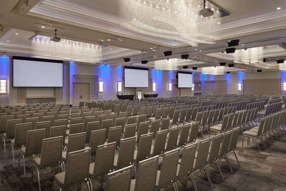 Courtyard by Marriott Oshawa 7/54