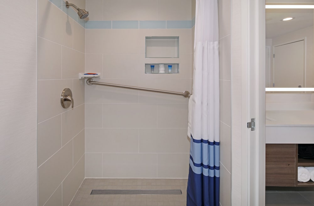 Tropicana Inn Suites 15/28