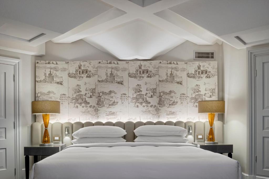 Venice, Executive, Suite, King Bed, with View