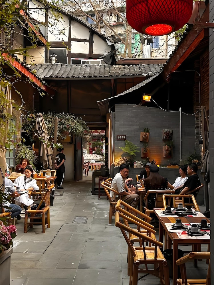 CYBO Station SSAW Hotel Chunxi Road Tianfu Square Chengdu 26/39