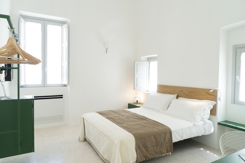 Donna Domenica Boutique Suites 10/50