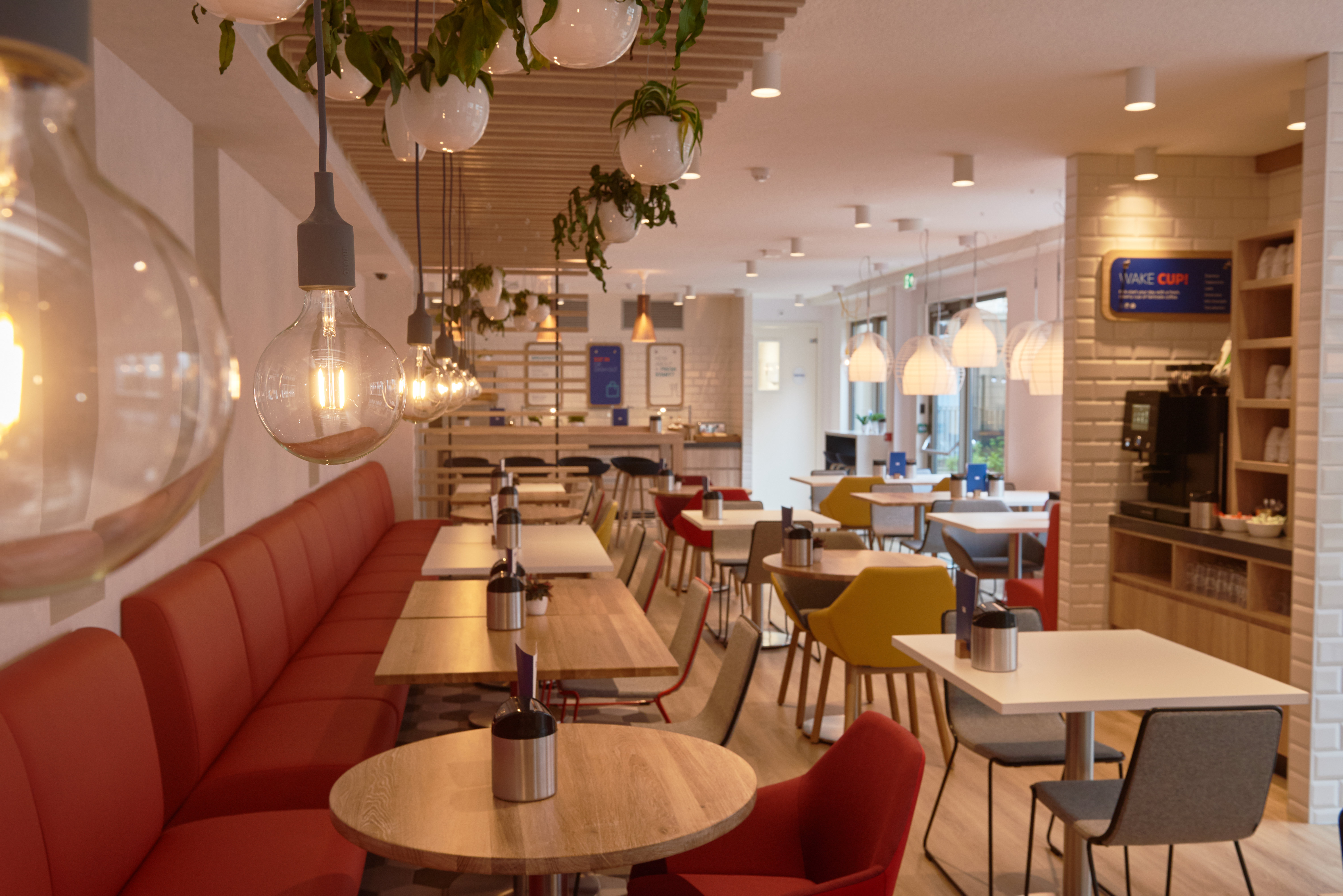 Holiday Inn Express Amsterdam - City Hall 17/18