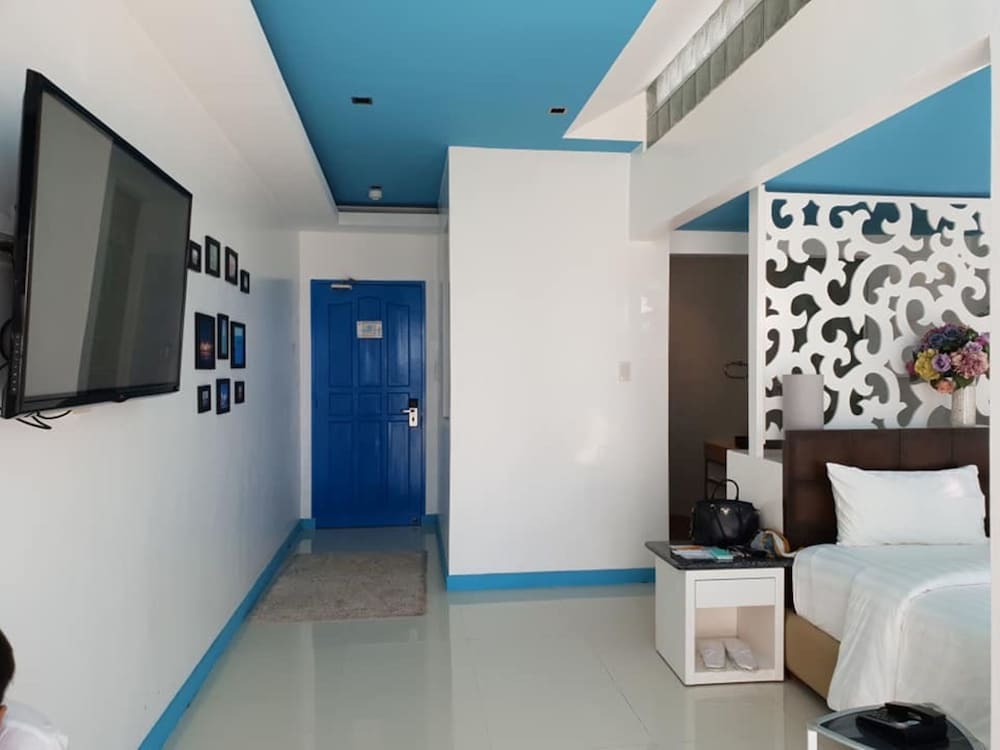 Boracay Ocean Club Beach Resort 33/77