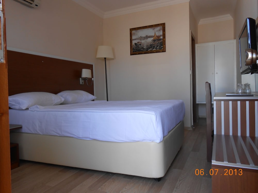STANDARD, DOUBLE OR TWIN BED