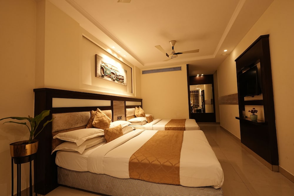 Hotel Singh Empire Dx 17/50