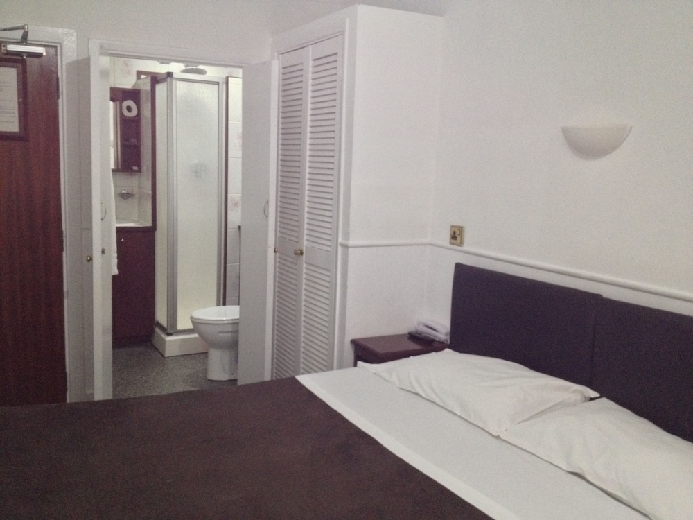 LONDON CONTINENTAL HOTEL 14/54