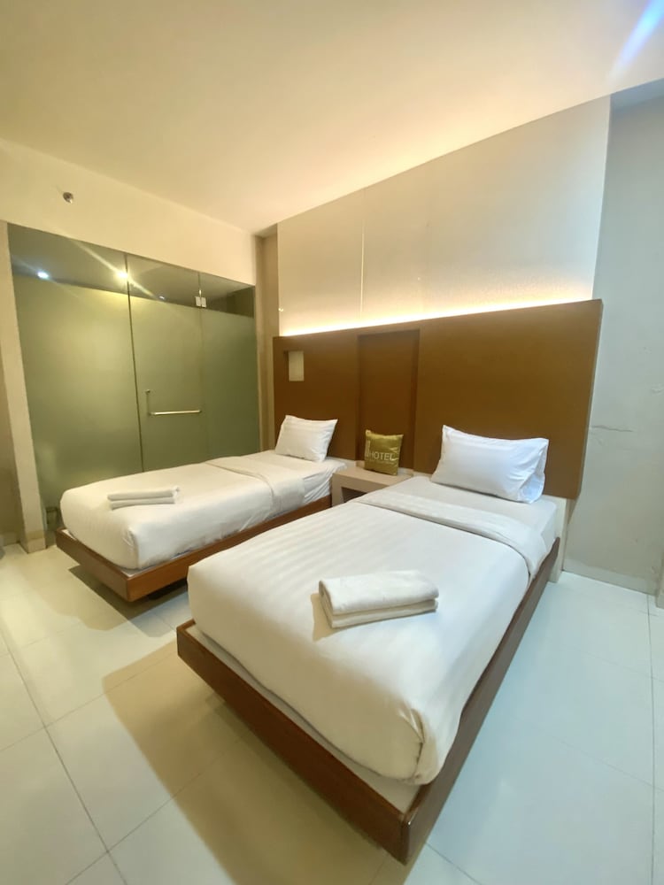 SUPERIOR, TWIN BEDS