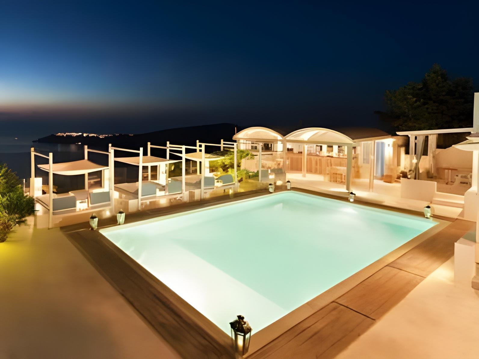 VIP, SUITE, CALDERA AND SEA VIEW, JETTED TUB