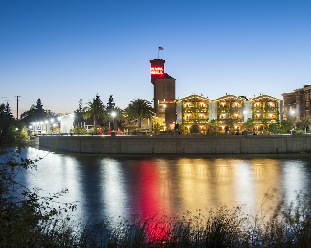 Napa River Inn 58/60