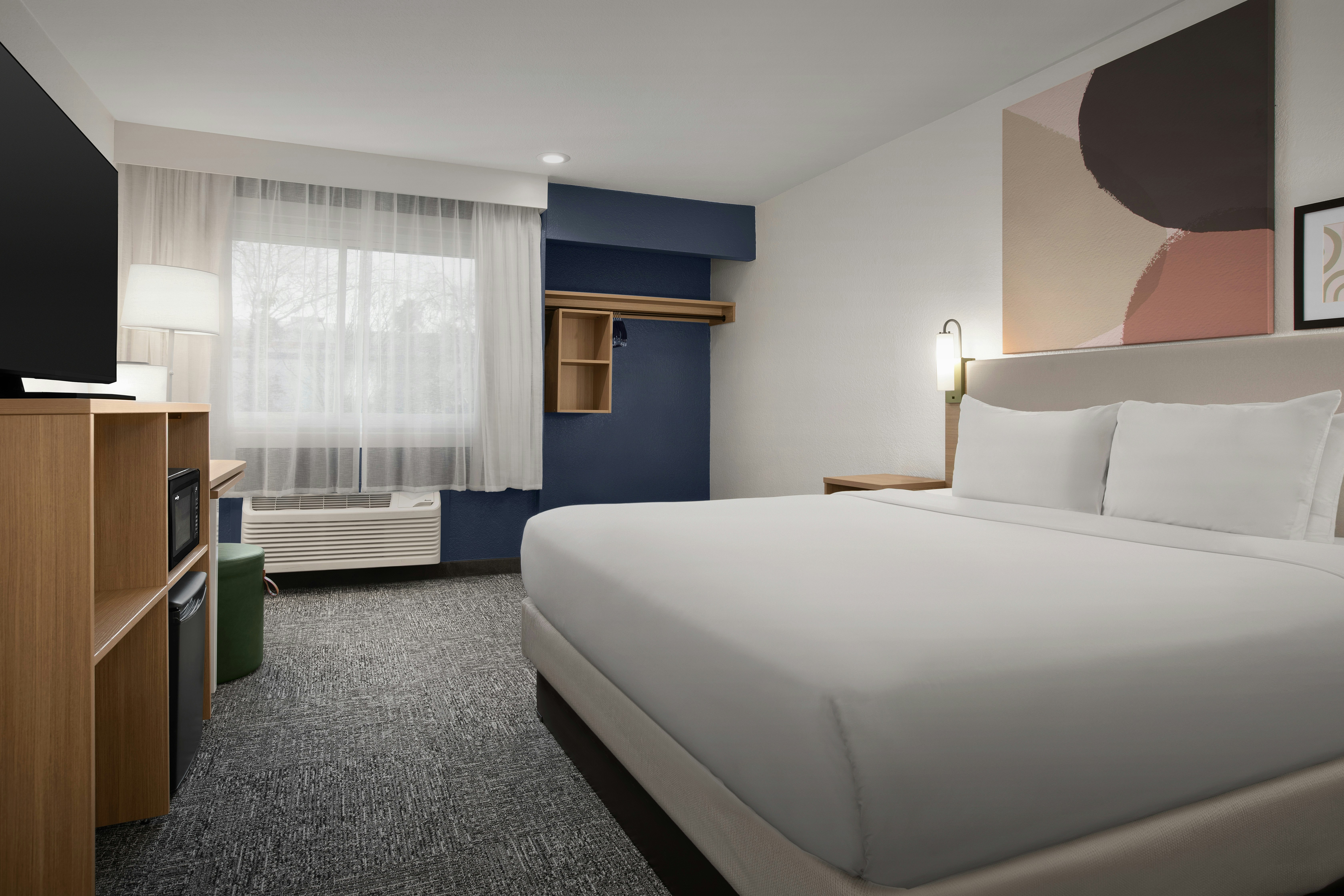 ROOM, KING BED