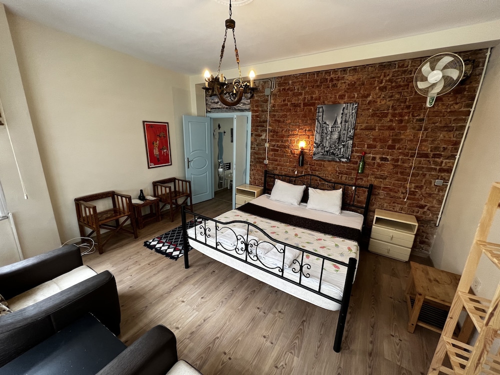 Rodin Hostel 29/44