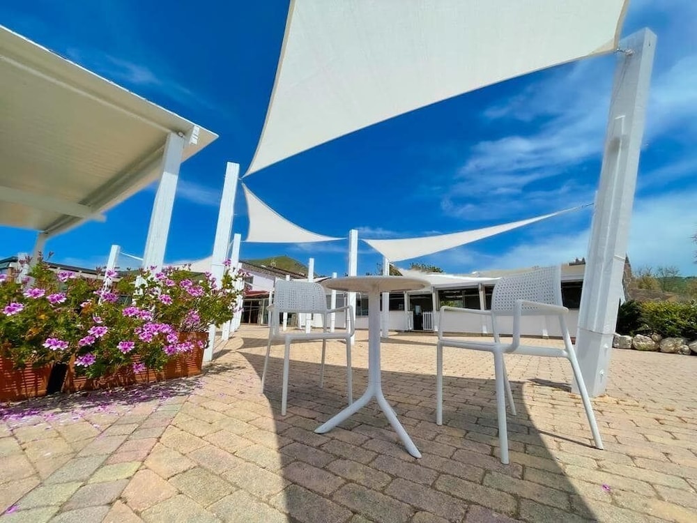 Le Mandrelle Beach Resort 13/28