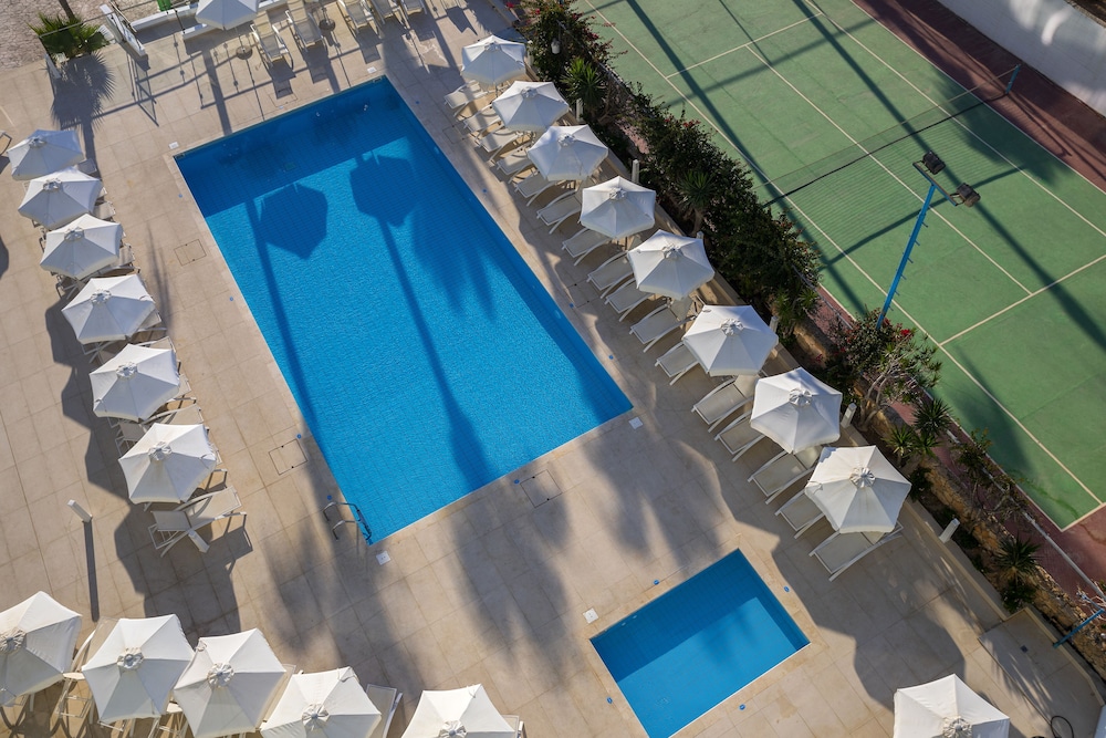 Tsokkos Beach Hotel 34/64