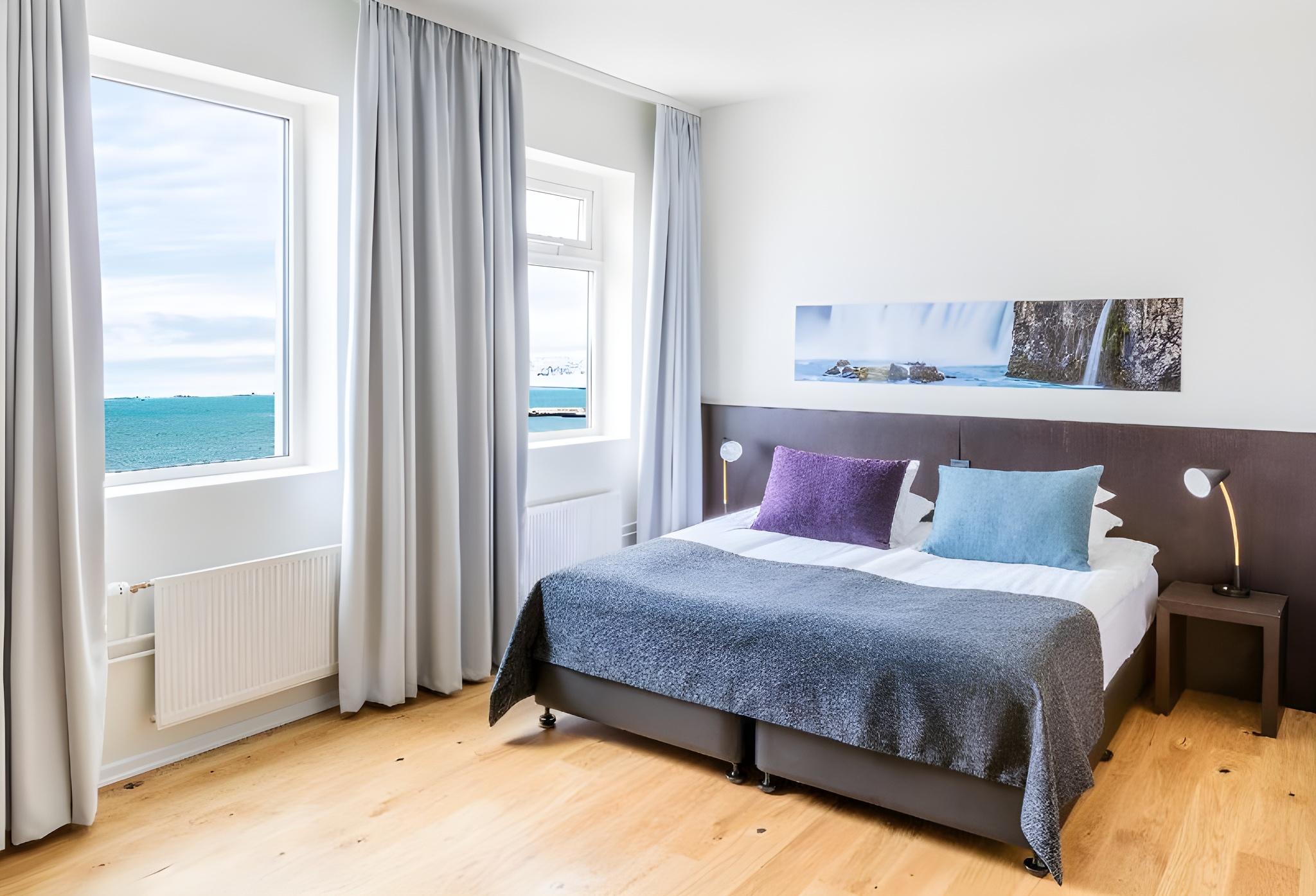 Room, Single, Double Bed