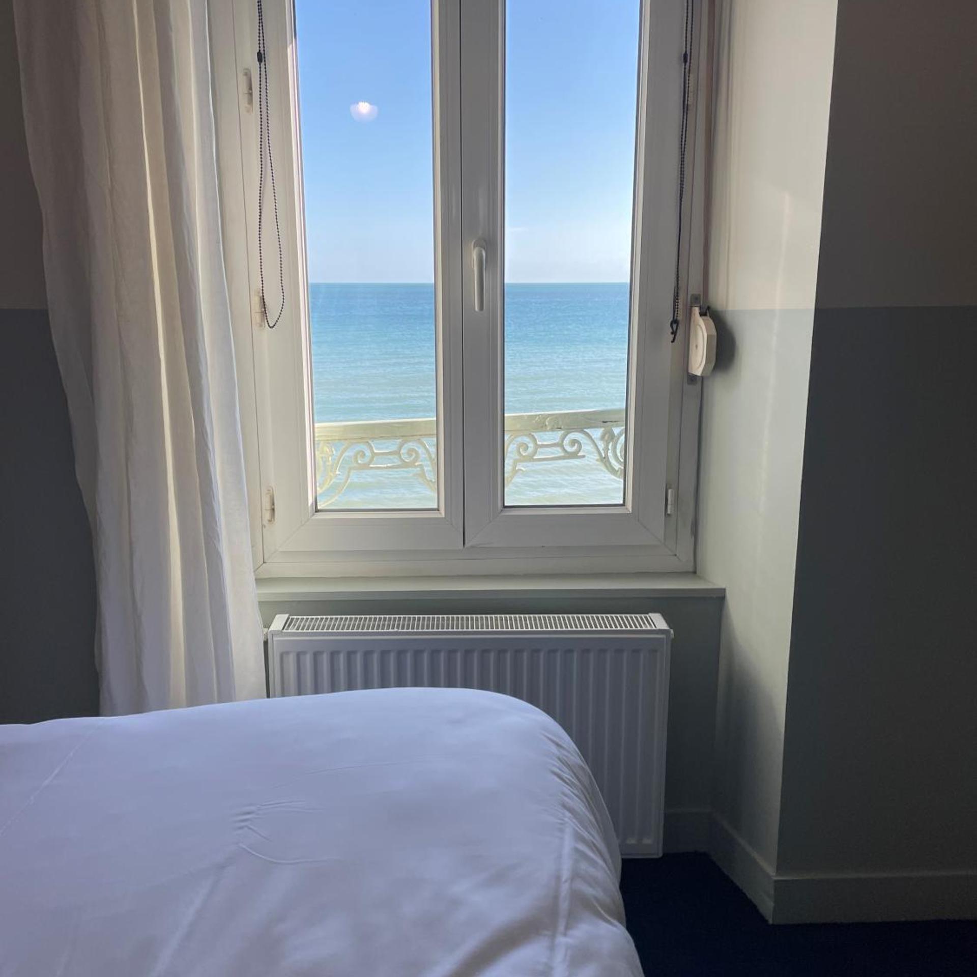 LE BEAU RIVAGE 9/50