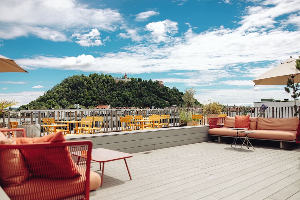 LendHotel 38/41