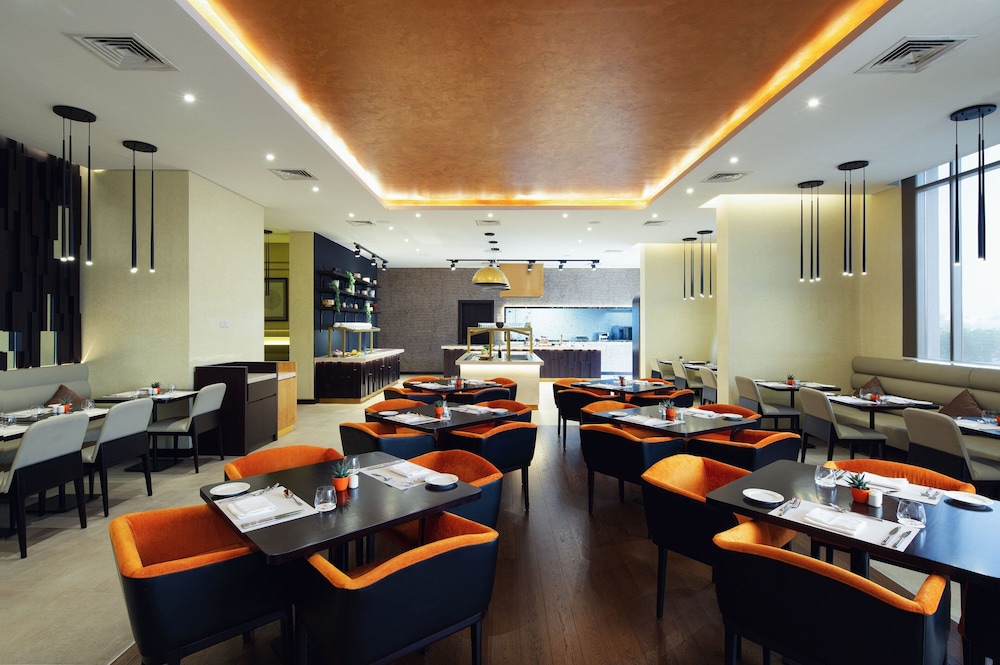 Four Points by Sheraton Production City Dubai 44/58