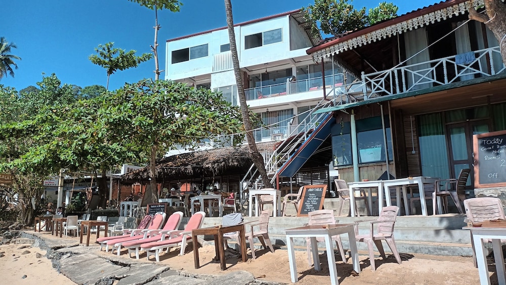 Coral Beach Hotel 11/23